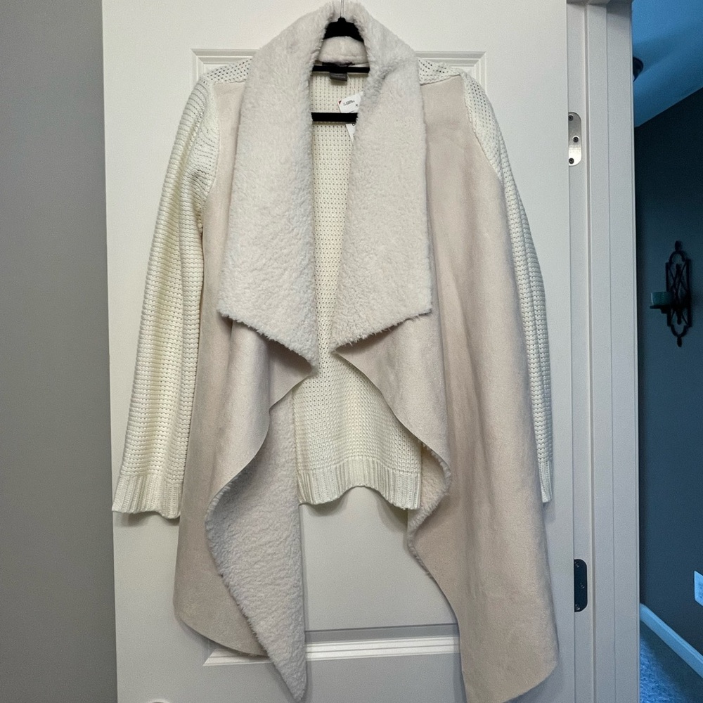 LOLA B WHITE/CREAM/FUR CARDIGAN SIZE L